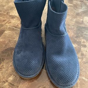 Blue Uggs barely used.